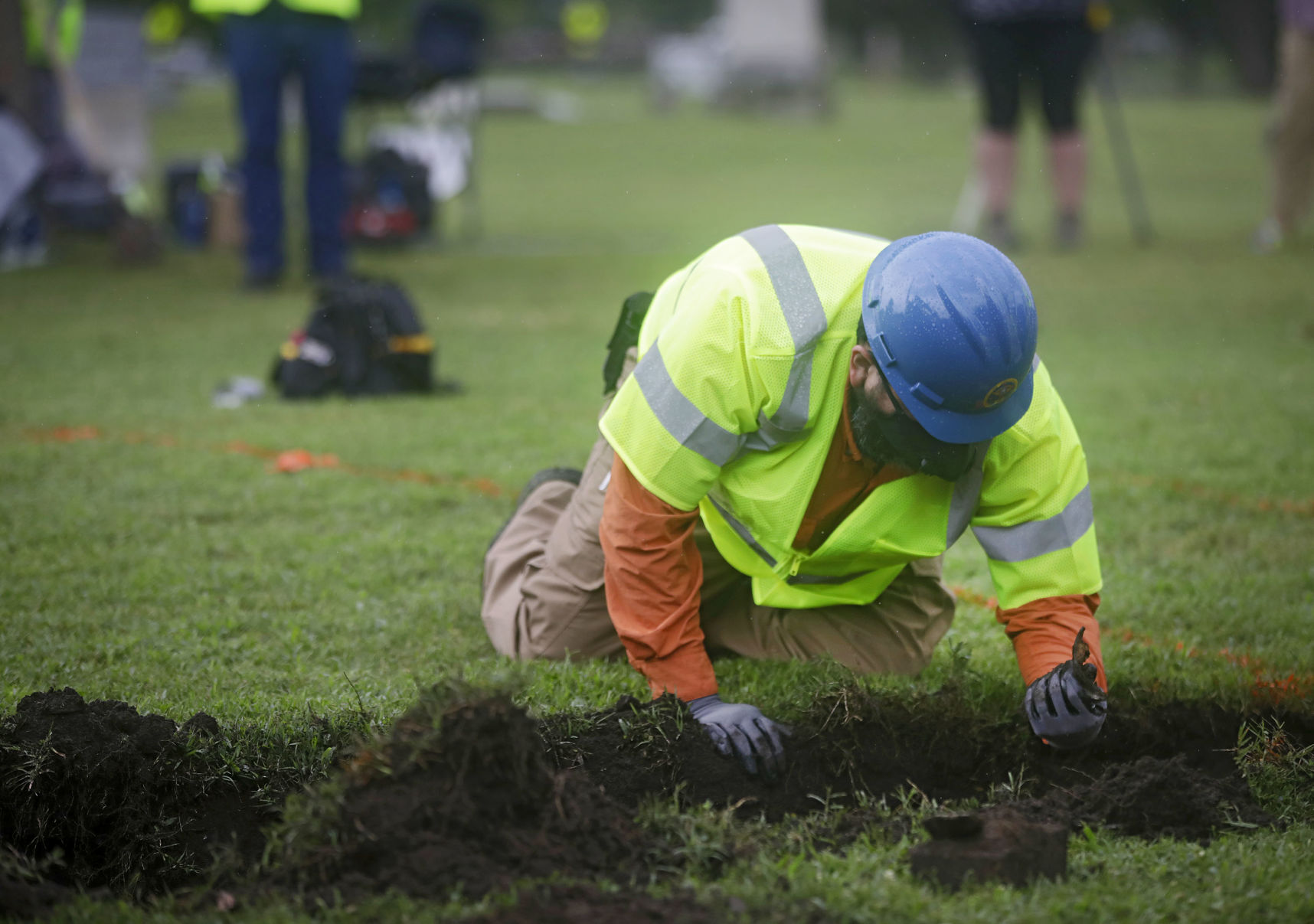 Mass graves search